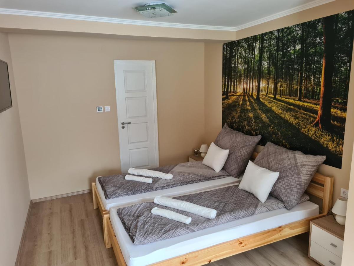 Napfeny Apartman Makó Exterior foto